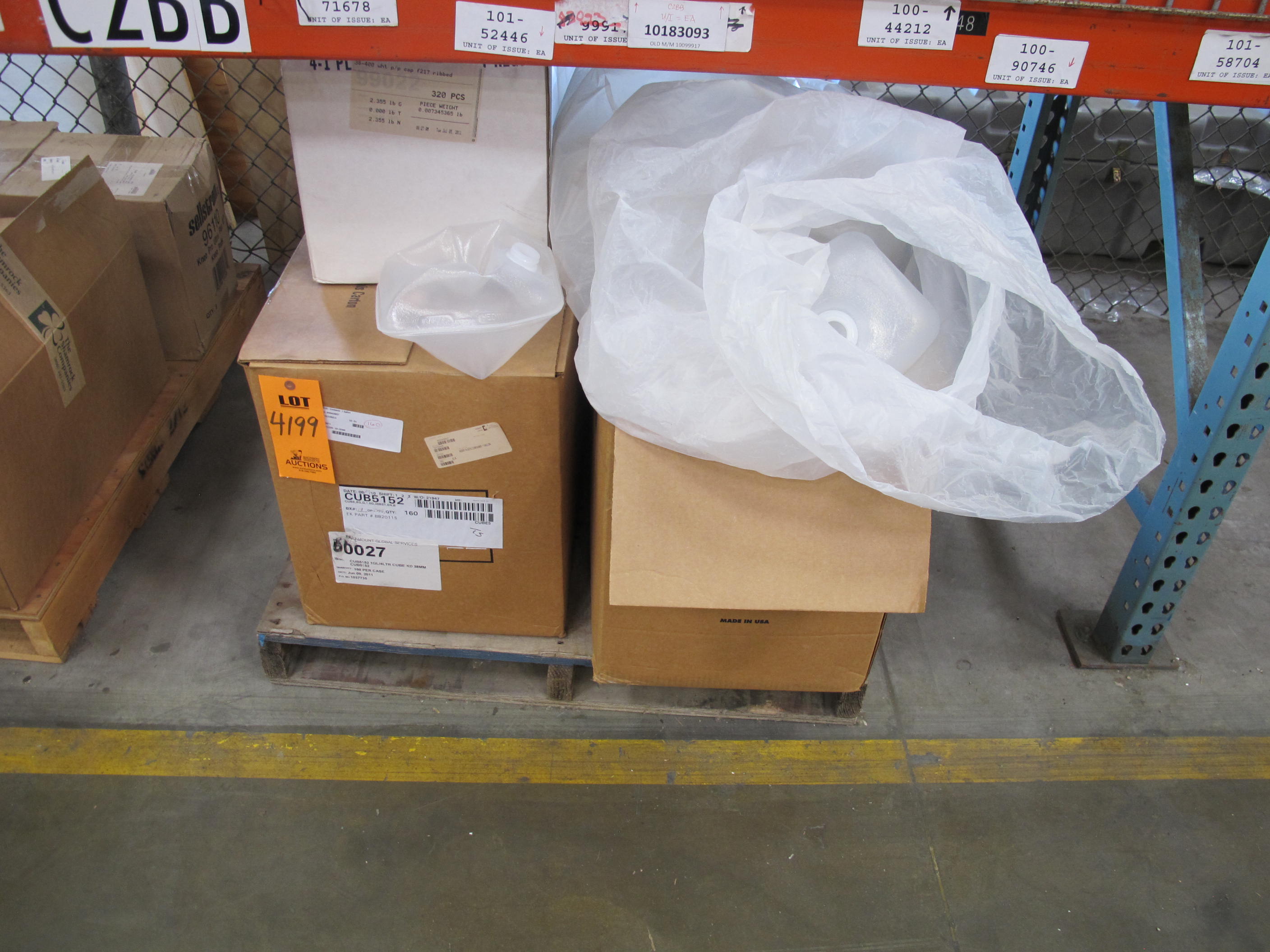 (320) CONTAINERS, 1 GALLON CAPACITY SIZE, POLYETHYLENE MATERIAL, DEFLATABLE KIND. SQUARE, LINEAR, CLEAR WITH CAPS. LOADING & HANDLING FEE $15-4199